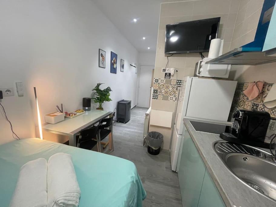 Acogedor Estudio D Junto A Metro Apartment Madrid Luaran gambar