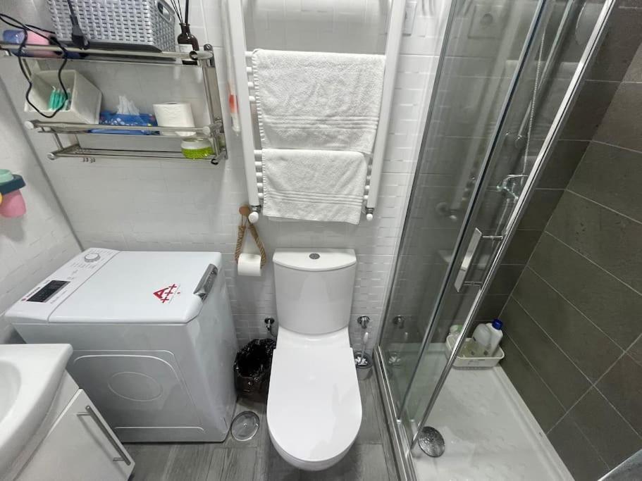 Acogedor Estudio D Junto A Metro Apartment Madrid Luaran gambar